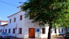 Nuestra Biblioteca Dulce Chacón